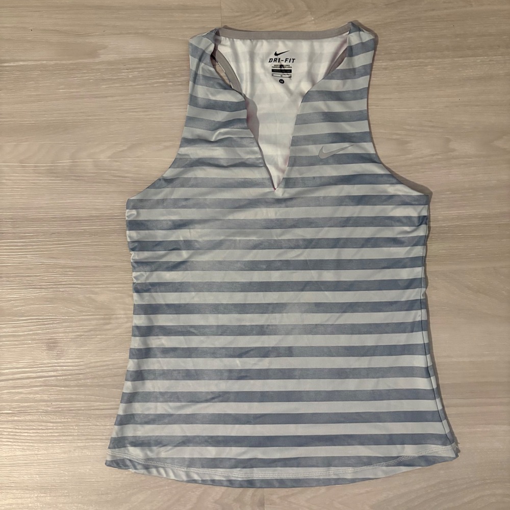 Nike Dri Fit Athletic Tank Top Women Striped Racerback V Neck Women Size Medium